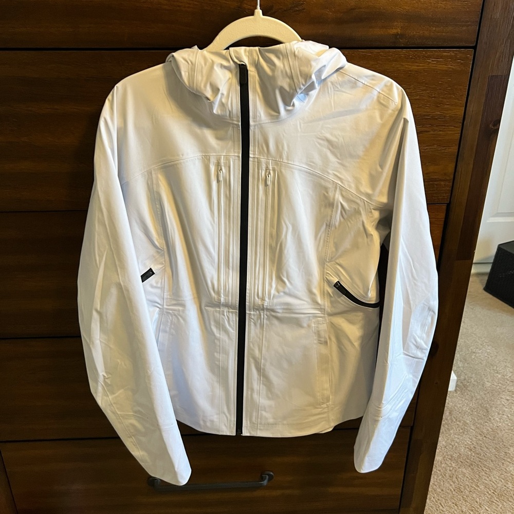 lululemon break a trail jacket